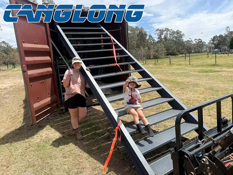 仓库钢结构套件到货